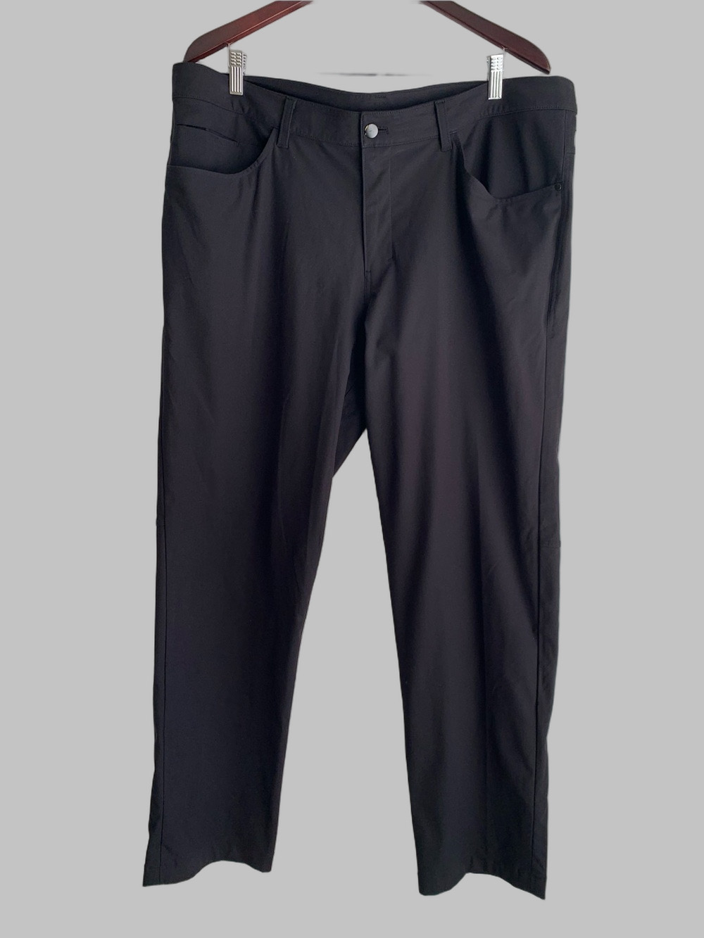 Lululemon Men's Pants ABC Classic Fit  size 40  Warpstreme